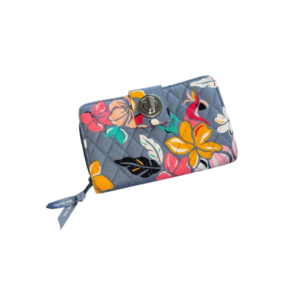Vera Bradley Coastal Paradise Quilted Cotton Turnlock Wallet Gray Floral - Picture 1 of 3